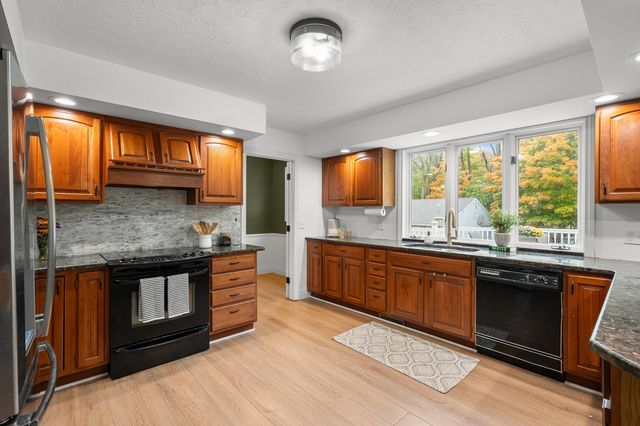 9980 S 2nd Street, Texas Twp, MI 49071
