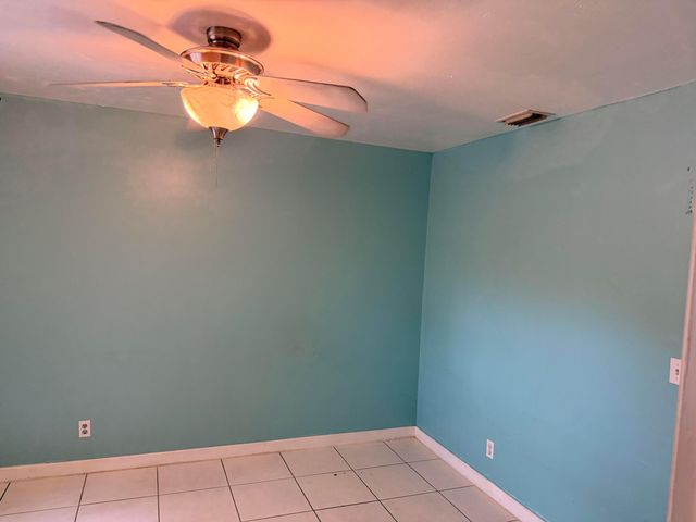 6082 Wauconda Way E, Lake Worth, FL 33463