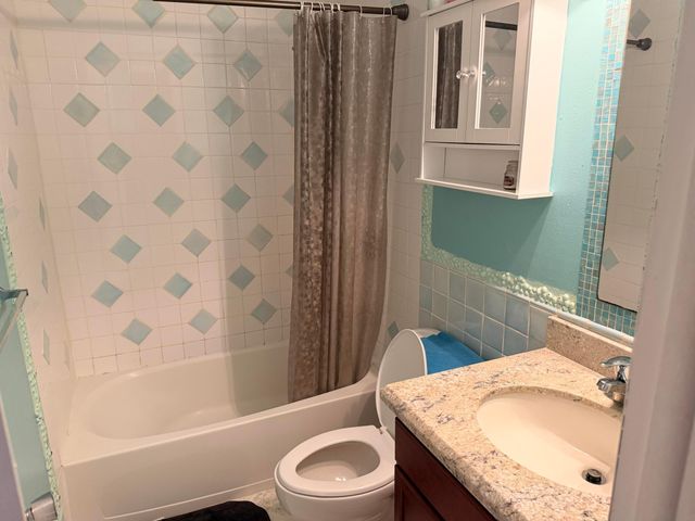 6082 Wauconda Way E, Lake Worth, FL 33463