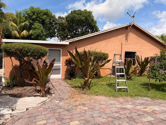 6082 Wauconda Way E, Lake Worth, FL 33463