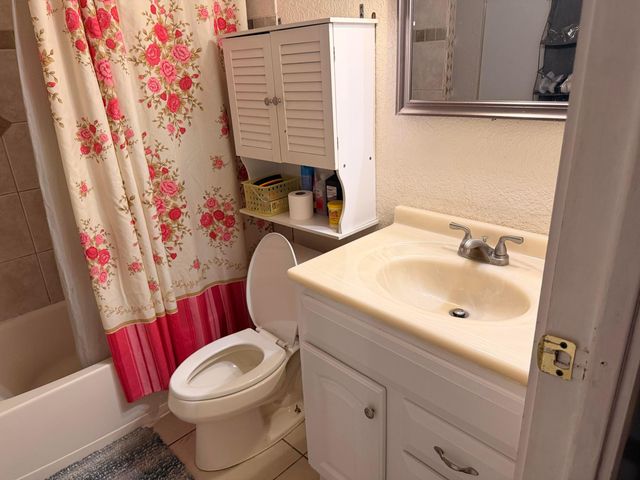 6082 Wauconda Way E, Lake Worth, FL 33463