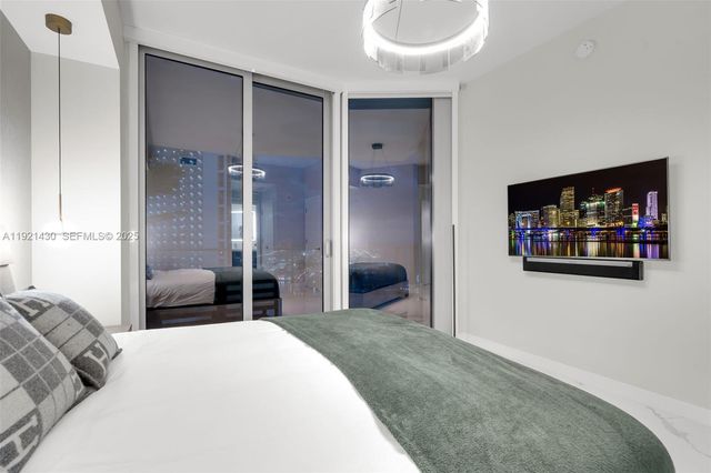 851 NE 1st Ave 4009, Miami, FL 33132