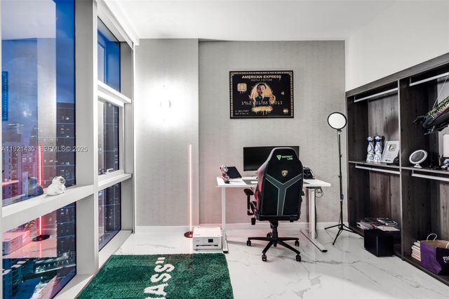 851 NE 1st Ave 4009, Miami, FL 33132