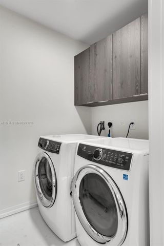 851 NE 1st Ave 4009, Miami, FL 33132