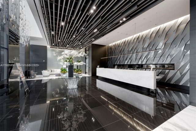 851 NE 1st Ave 4009, Miami, FL 33132