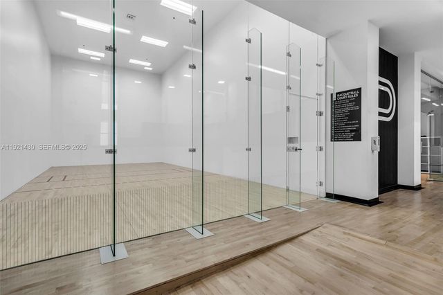 851 NE 1st Ave 4009, Miami, FL 33132