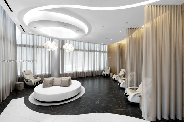 851 NE 1st Ave 4009, Miami, FL 33132