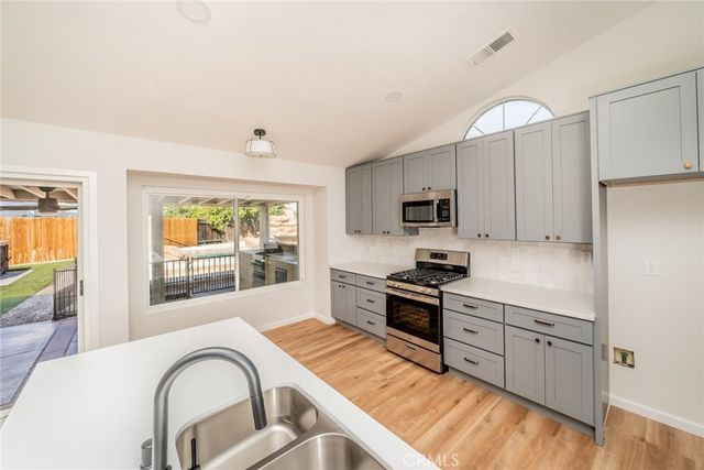 361 Wales Court, San Jacinto, CA 92583