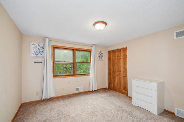 9631 13th Avenue S, Bloomington, MN 55425