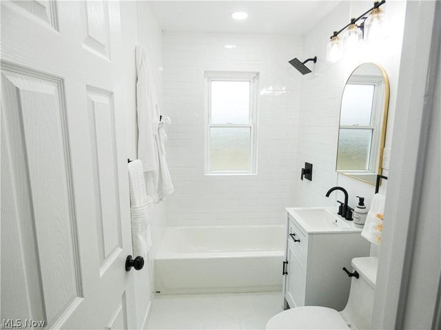 380 E 232nd Street, Euclid, OH 44123