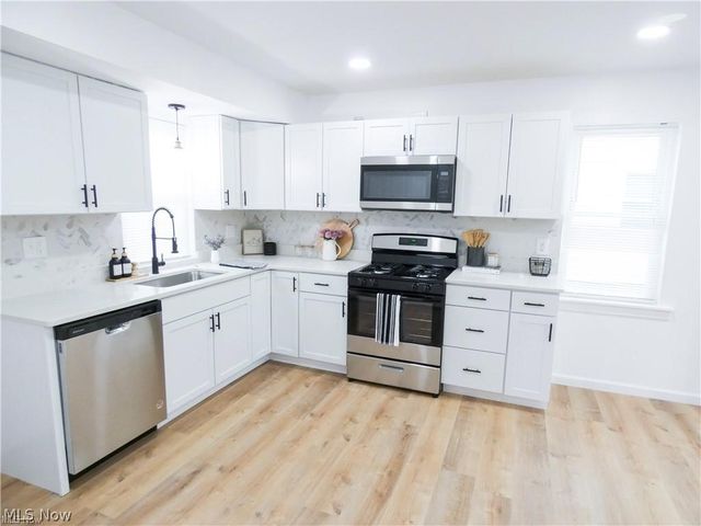 380 E 232nd Street, Euclid, OH 44123