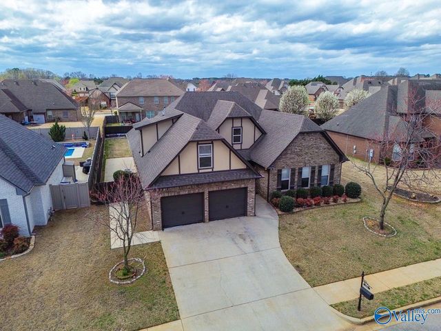 114 Windridge Way SW, Huntsville, AL 35824