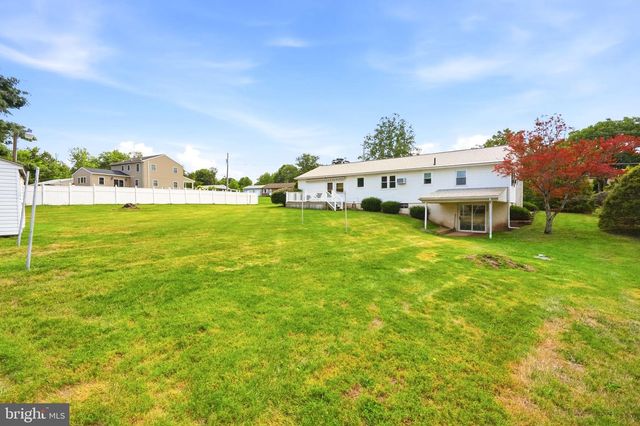 56 HILLVIEW RD, Birdsboro, PA 19508