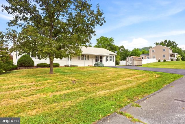 56 HILLVIEW RD, Birdsboro, PA 19508