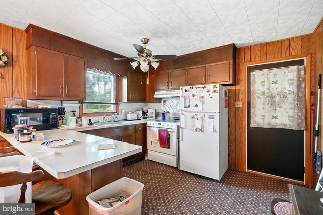 56 HILLVIEW RD, Birdsboro, PA 19508