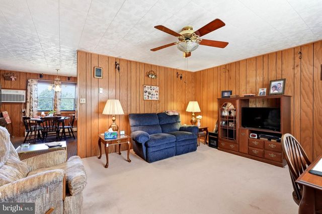 56 HILLVIEW RD, Birdsboro, PA 19508