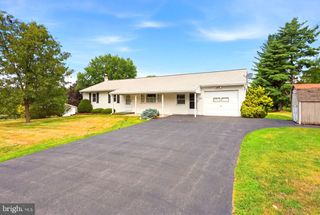 56 HILLVIEW RD, Birdsboro, PA 19508
