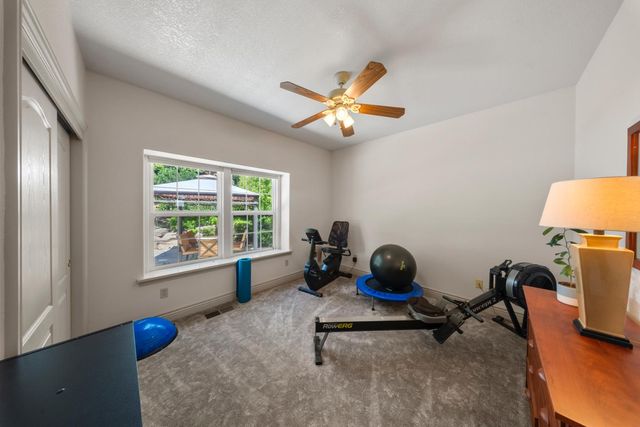 11318 Scarlet Oak Dr, Oakdale, CA 95361