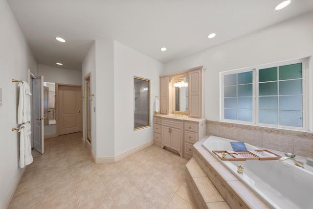 11318 Scarlet Oak Dr, Oakdale, CA 95361