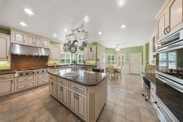 11318 Scarlet Oak Dr, Oakdale, CA 95361