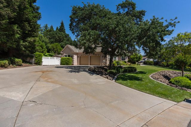 11318 Scarlet Oak Dr, Oakdale, CA 95361