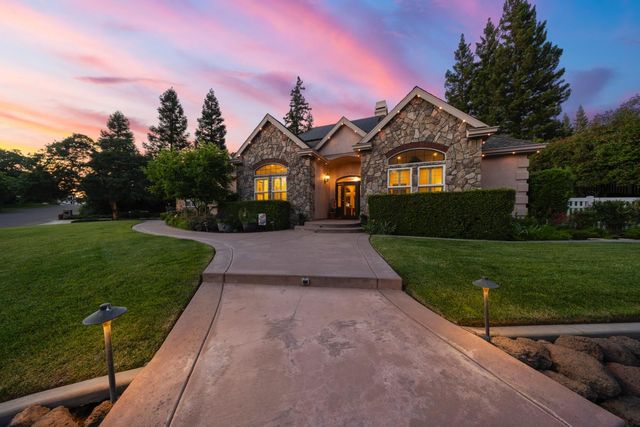 11318 Scarlet Oak Dr, Oakdale, CA 95361