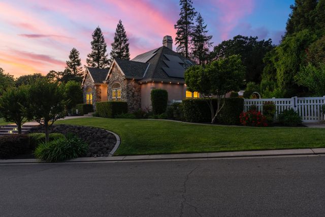 11318 Scarlet Oak Dr, Oakdale, CA 95361