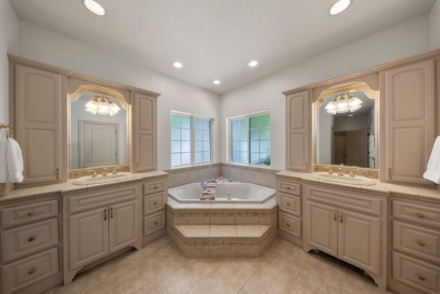 11318 Scarlet Oak Dr, Oakdale, CA 95361