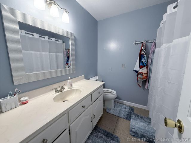 1310 E Concord Place, Broken Arrow, OK 74012