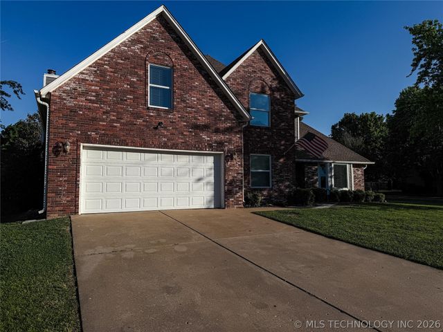 1310 E Concord Place, Broken Arrow, OK 74012