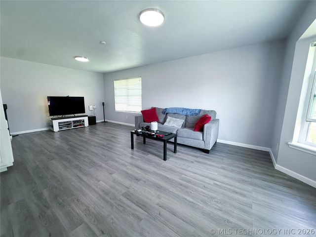 1310 E Concord Place, Broken Arrow, OK 74012