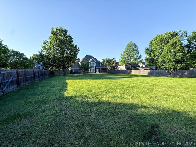 1310 E Concord Place, Broken Arrow, OK 74012