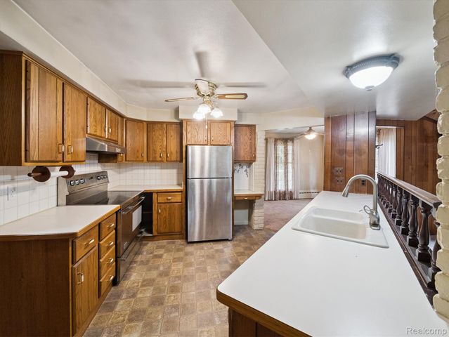 26235 Ross Drive, Redford Charter Township, MI 48239