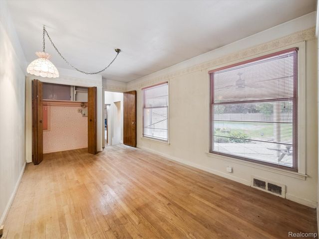 26235 Ross Drive, Redford Charter Township, MI 48239