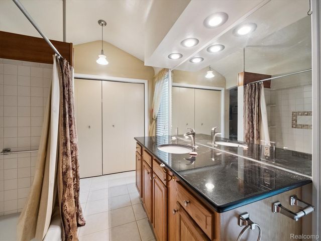 26235 Ross Drive, Redford Charter Township, MI 48239