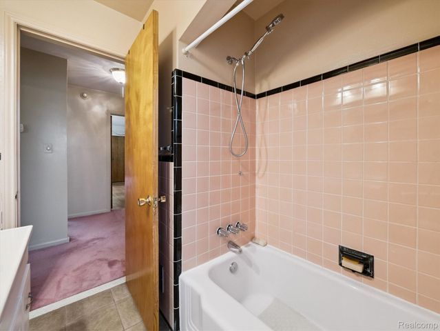 26235 Ross Drive, Redford Charter Township, MI 48239