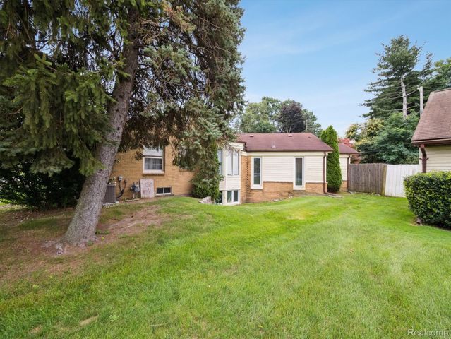 26235 Ross Drive, Redford Charter Township, MI 48239