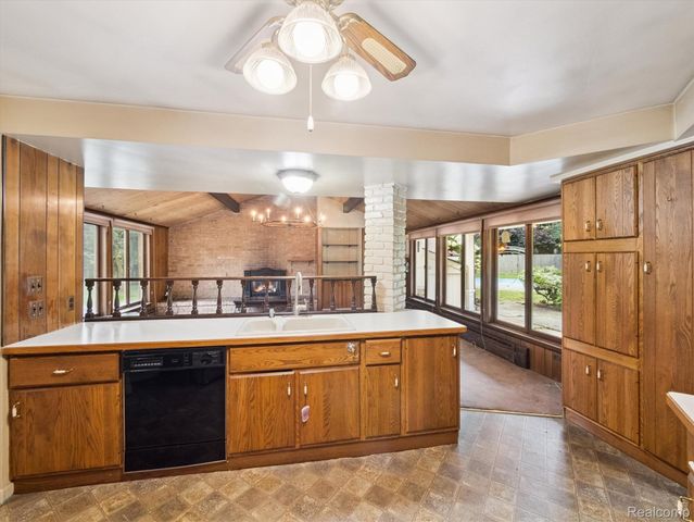 26235 Ross Drive, Redford Charter Township, MI 48239