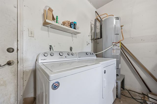 911 Crockett ST A, Lockhart, TX 78644