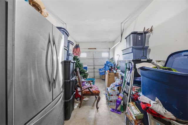 911 Crockett ST A, Lockhart, TX 78644