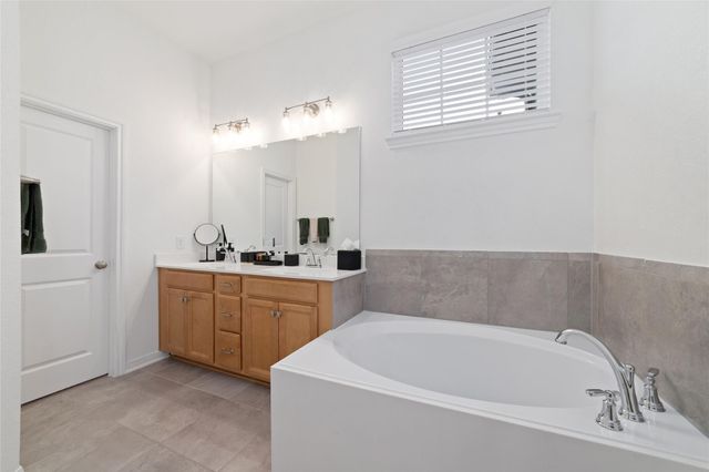 331 E Coralburst Loop, Montgomery, TX 77316