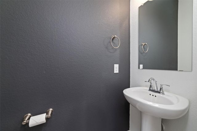 331 E Coralburst Loop, Montgomery, TX 77316