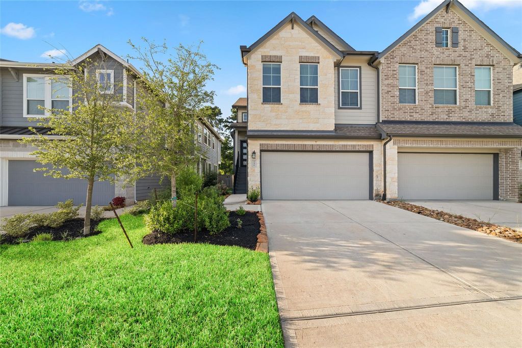 331 E Coralburst Loop, Montgomery, TX 77316