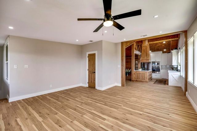 111 Stoney Hills Rd, Center Point, TX 78010