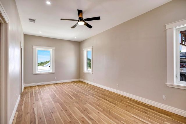 111 Stoney Hills Rd, Center Point, TX 78010