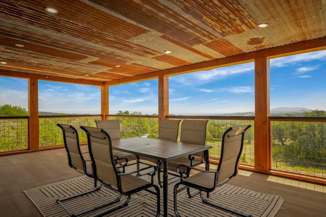 111 Stoney Hills Rd, Center Point, TX 78010