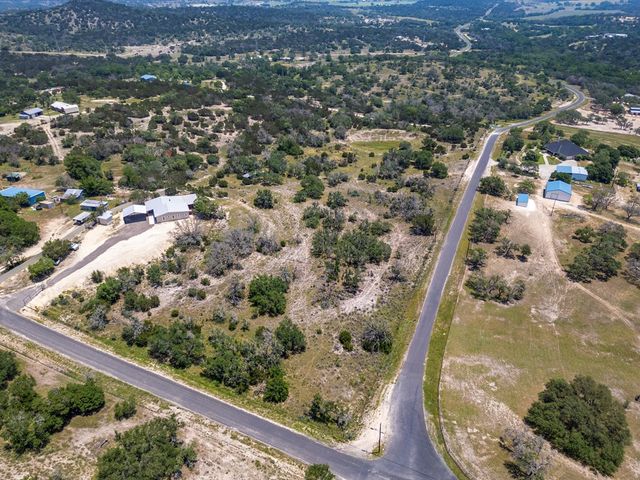 111 Stoney Hills Rd, Center Point, TX 78010