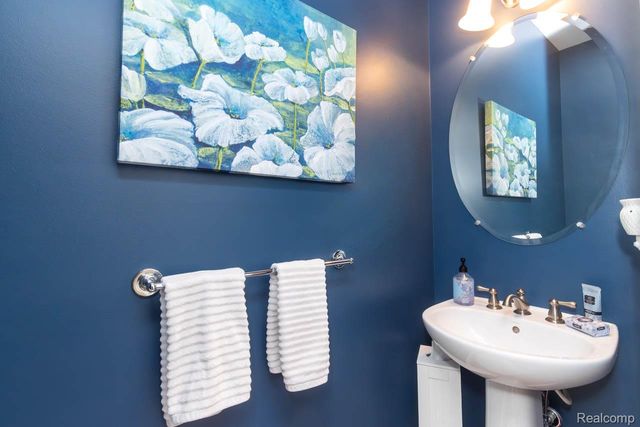 45042 Broadmoor Circle S, Northville Township, MI 48168