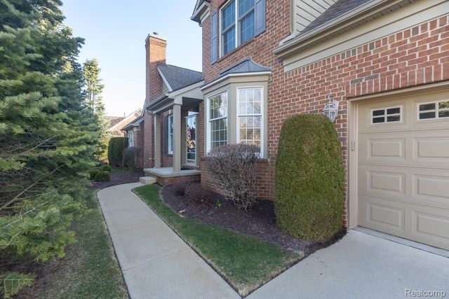 45042 Broadmoor Circle S, Northville Township, MI 48168