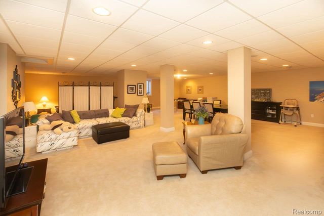 45042 Broadmoor Circle S, Northville Township, MI 48168